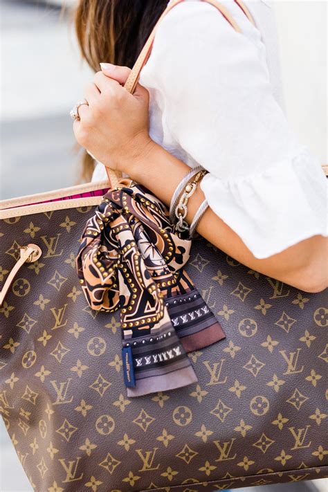 how to wear louis vuitton bandeau scarf|louis vuitton bandana scarf.